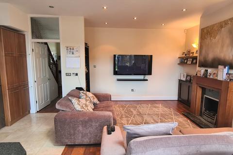 30 Bohun Grove, Barnet, EN4 8UA