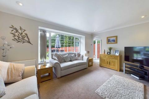 37 Bennetts End Close, Hemel Hempstead, HP3 8DT