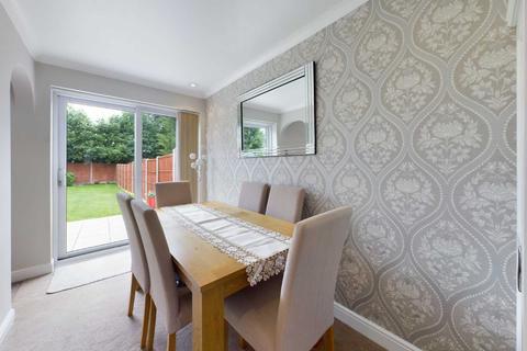 37 Bennetts End Close, Hemel Hempstead, HP3 8DT