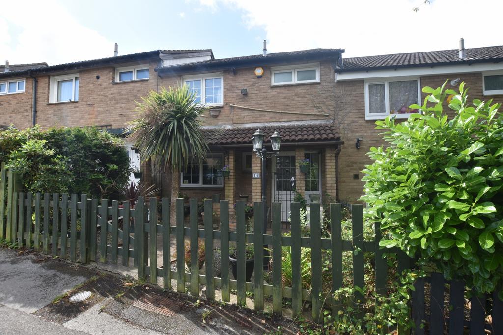 Maidencastle, Northampton, NN3 2 bed terraced house £190,000