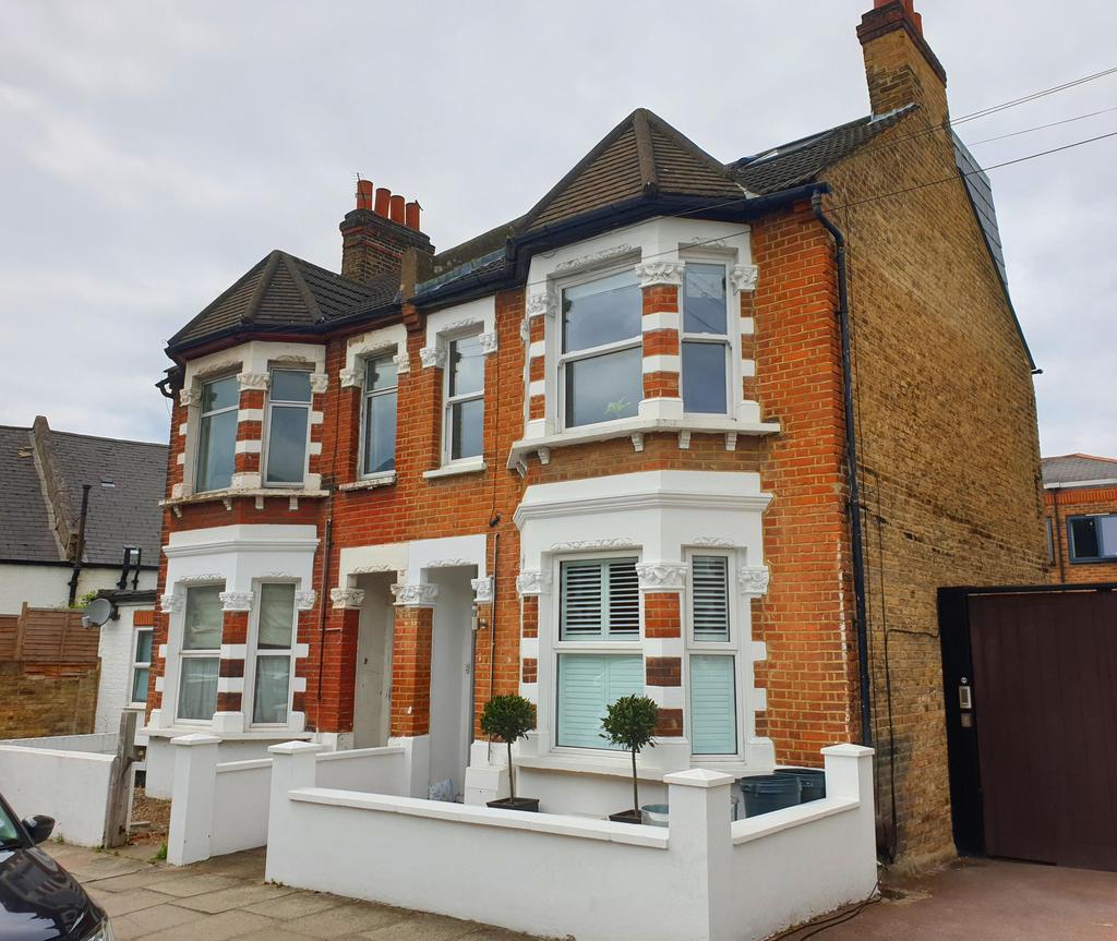 Vanderbilt Road, London, UK, SW18 2 bed apartment £1,850 pcm (£427 pw)