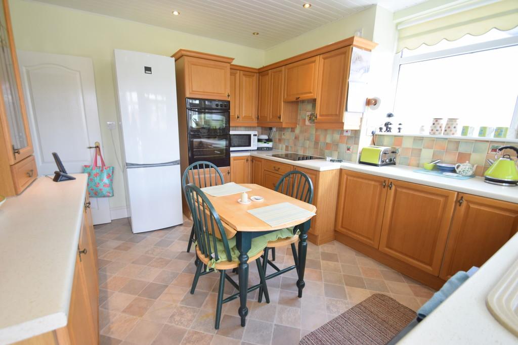 38 Wyndham Crescent, Bridgend... 3 bed semidetached bungalow £239,950
