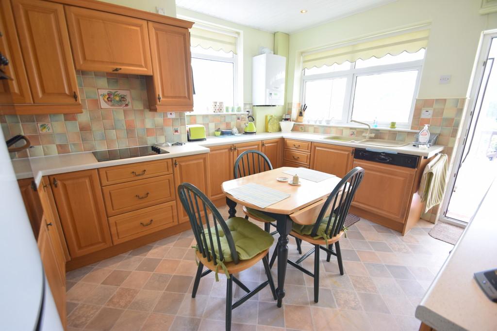 38 Wyndham Crescent, Bridgend, Bridgend County Borough, CF31 3DN 3 bed