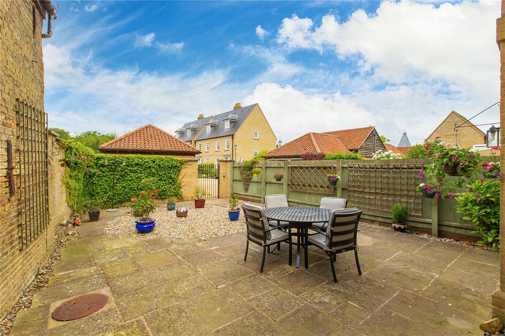 Annesdale, Ely, Cambridgeshire, CB7 5 bed semidetached house £925,000