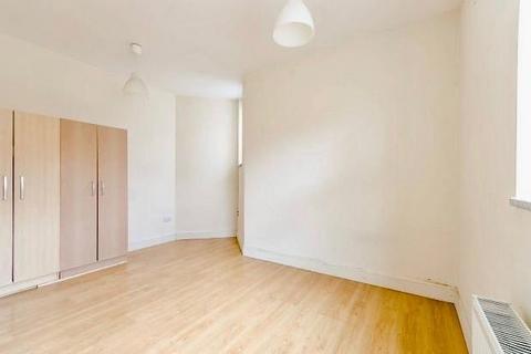 2 bedroom apartment to rent, High Street, Hornsey, London, N8