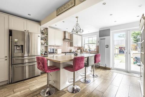 21 Carlyle Avenue, Bromley, BR1 2RB