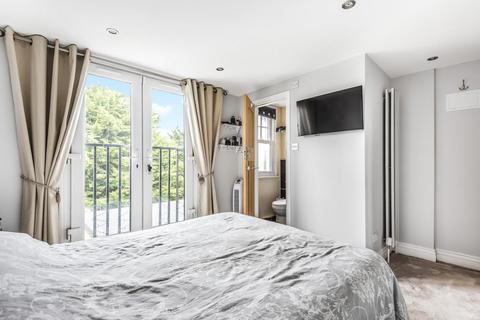 21 Carlyle Avenue, Bromley, BR1 2RB