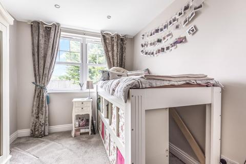 21 Carlyle Avenue, Bromley, BR1 2RB