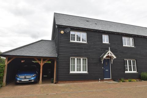 4 Birdie Close, Chelmsford, CM3 3FW
