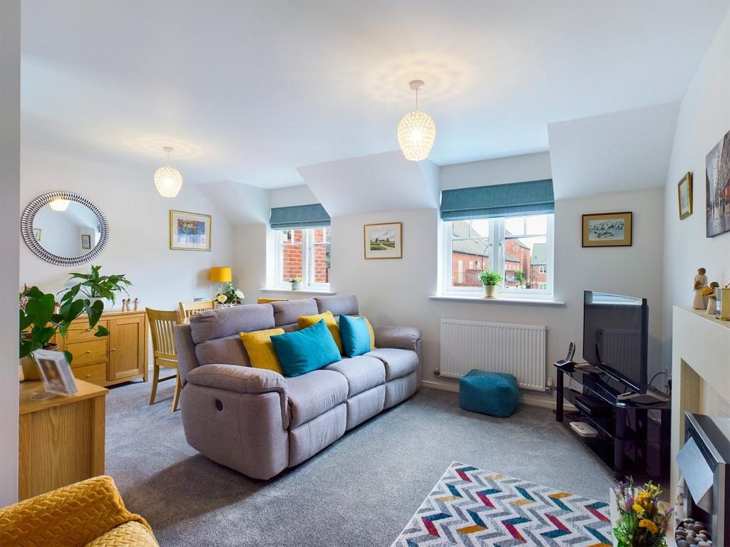 Caroline Court, BurtononTrent 2 bed £139,500