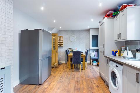 31 Calgary Crescent, Burton-on-trent, DE15 0PE