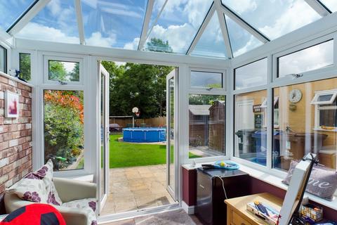 31 Calgary Crescent, Burton-on-trent, DE15 0PE