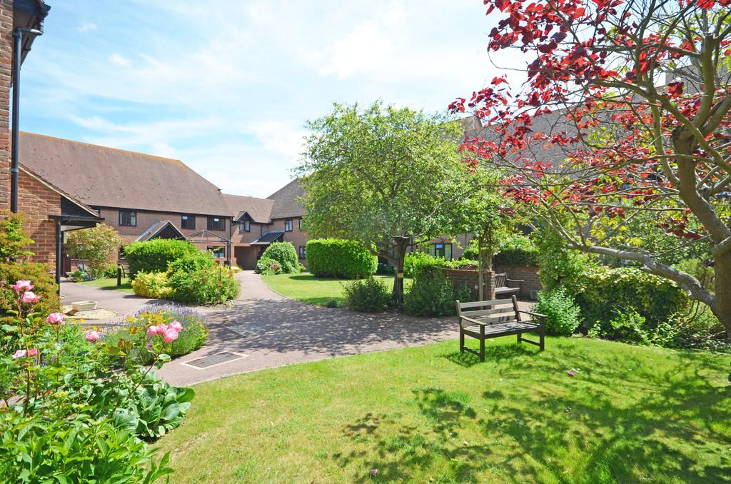 Felpham Road, Felpham, Bognor Regis 2 bed retirement property for sale