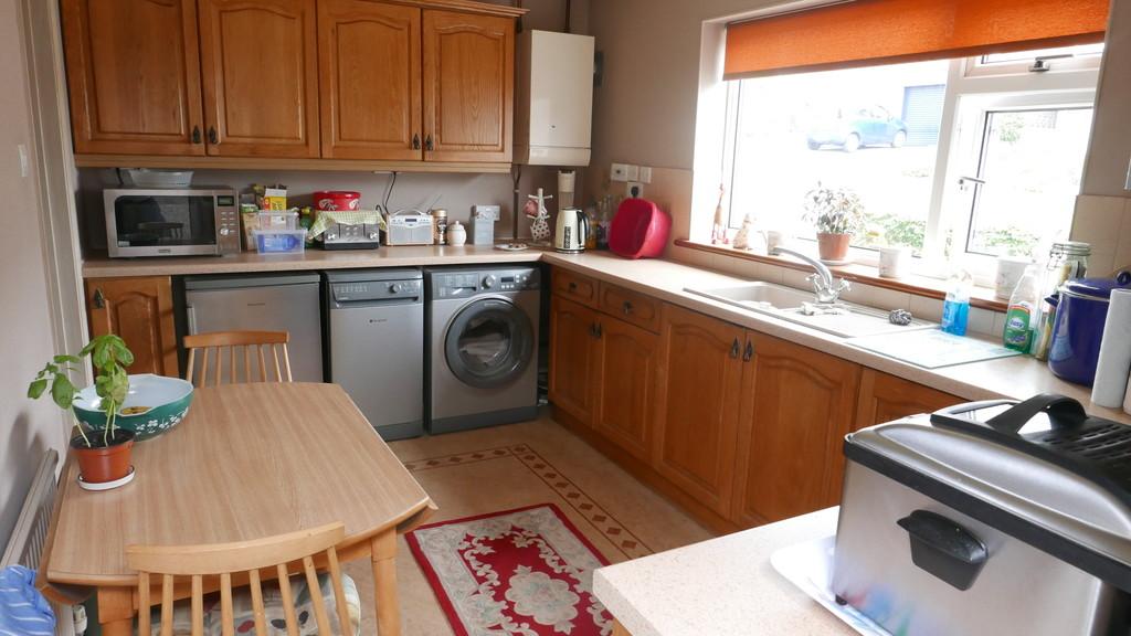 Woodgate Road, Liskeard 3 bed detached bungalow £325,000