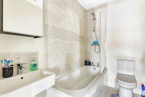 13 Chadwick Place, Ambrosden, Bicester, OX25 2BG