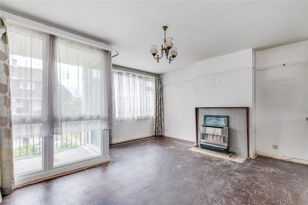 Aintree Street, Fulham, London 3 bed flat £450,000