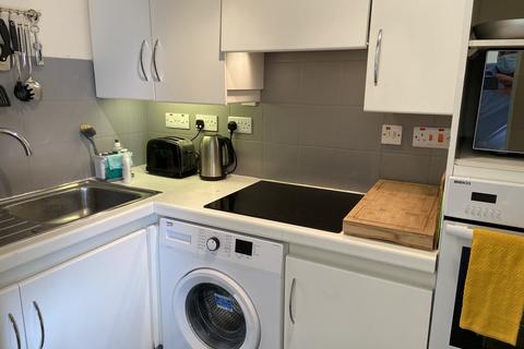 1 bedroom apartment to rent, Starboard Court, Brighton Marina Village