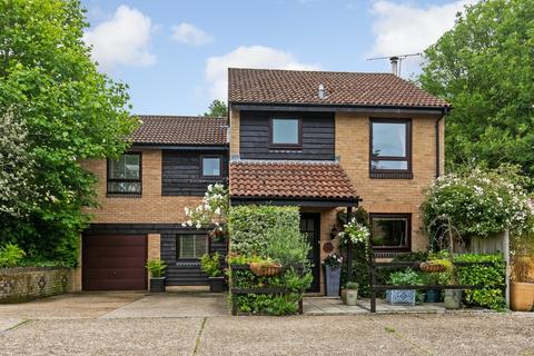 41 Harrow Down, Winchester, SO22 4LZ