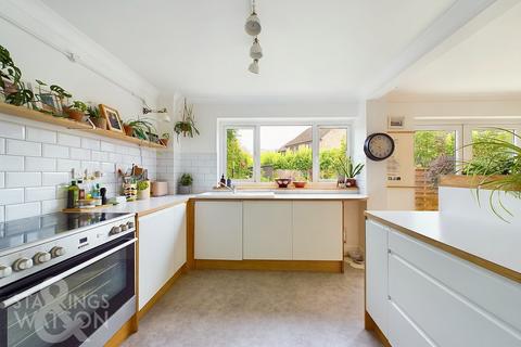 3 bedroom semi-detached house for sale, Burgess Way, Brooke, Norwich