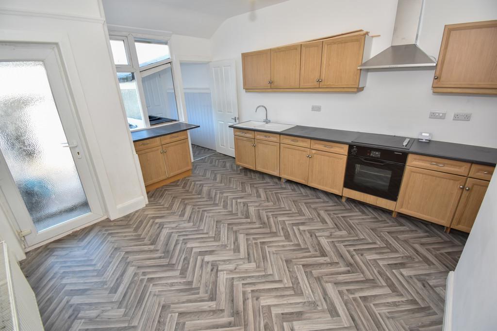 Newcastle Avenue, Blackpool, FY3 2 bed terraced house £90,000