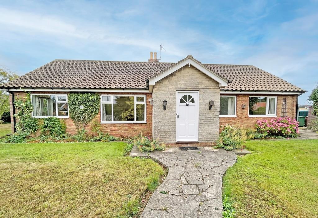 Ashleigh Drive, Beeford 3 bed detached bungalow for sale - £285,000