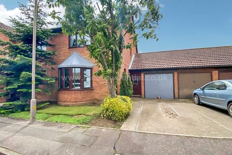30 Caversham Avenue, Shoeburyness, Southend-on-sea, SS3 8TY