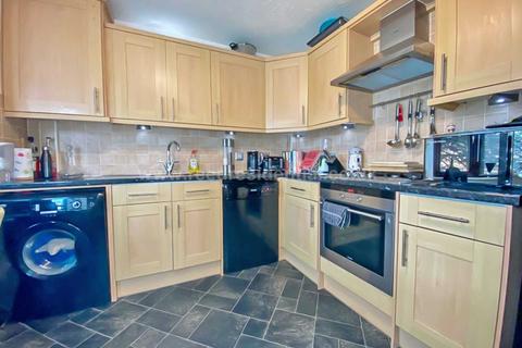 30 Caversham Avenue, Shoeburyness, Southend-on-sea, SS3 8TY