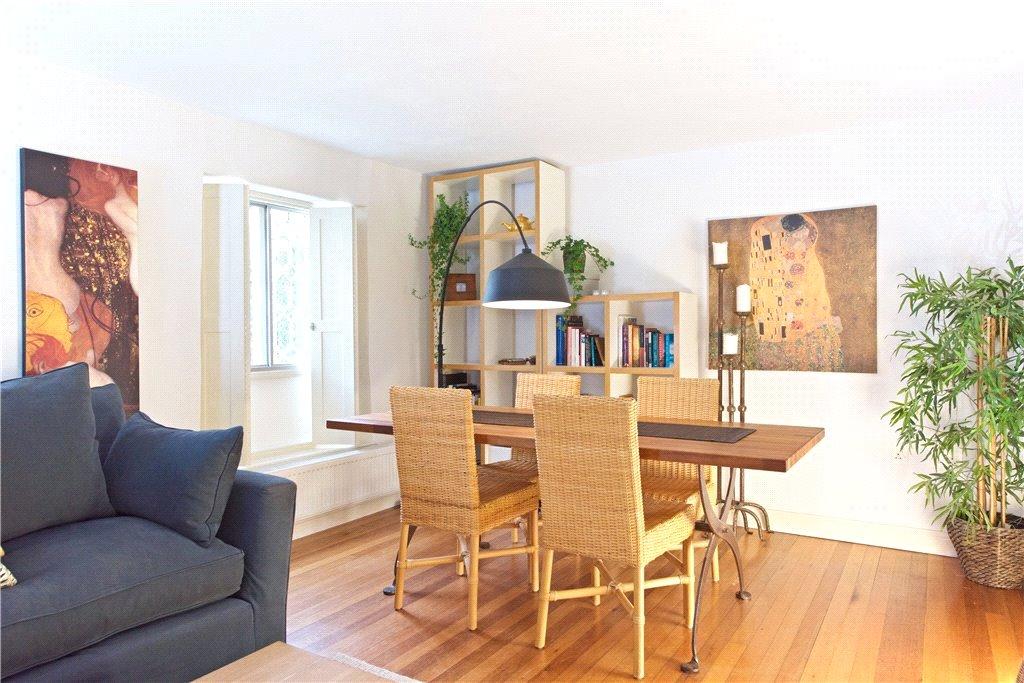 Sitting/Dining Room
