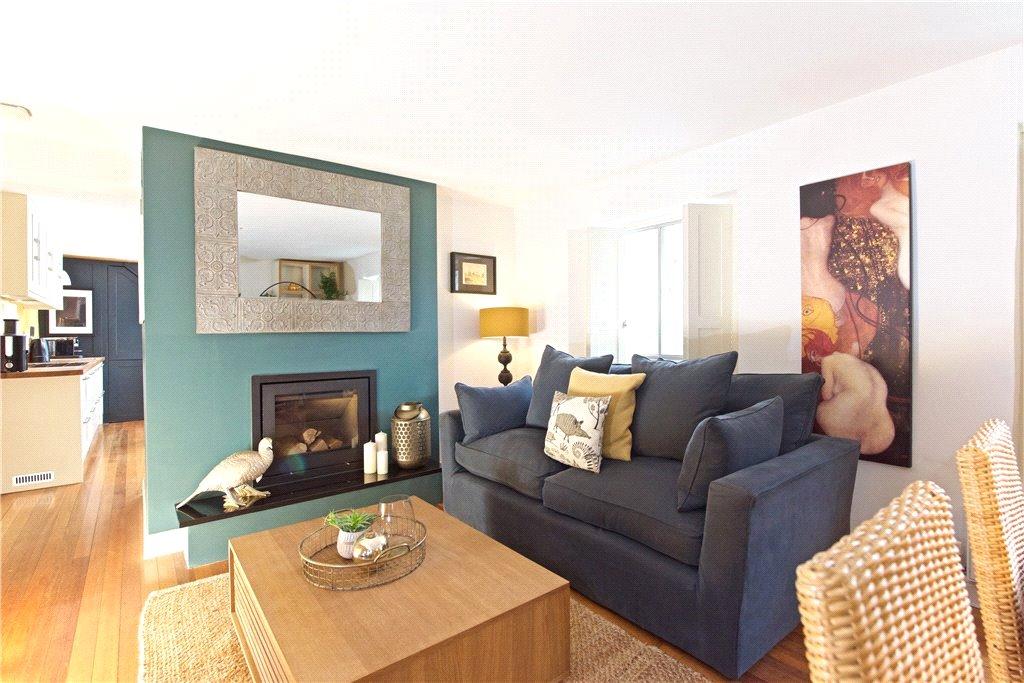 Sitting/Dining Room