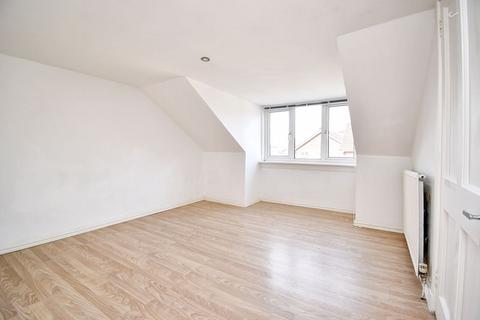 2 bedroom flat to rent, Register Road, Kilsyth
