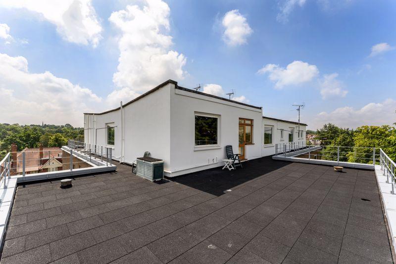 Back terrace to flat