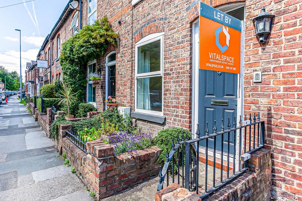 Altrincham Road, Wilmslow, Cheshire, SK9 2 bed terraced house £925
