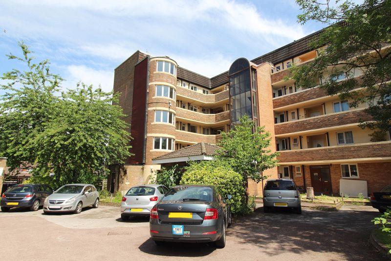 Minster Court, Liverpool 2 bed flat £90,000