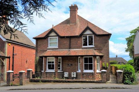 2 bedroom semi-detached house to rent, Midhurst Road, Fernhurst