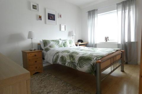 2 Calder Avenue, Perivale, Greenford, UB6 8JQ