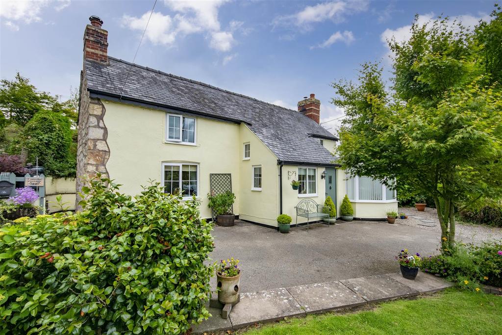 Sweeney mountain, Sweeney, Oswestry 5 bed detached house £550,000