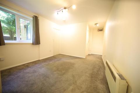 1 bedroom flat to rent, Linwood Crescent, Enfield