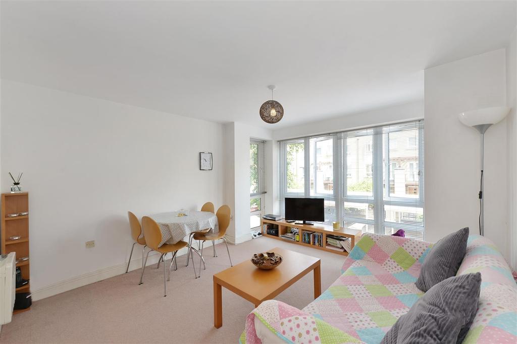 St Davids Square, London, E14 1 bed apartment £1,365 pcm (£315 pw)