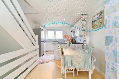 50 Capstan Square, London, E14 3EU