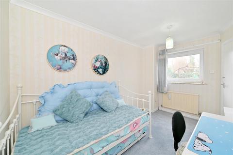 50 Capstan Square, London, E14 3EU