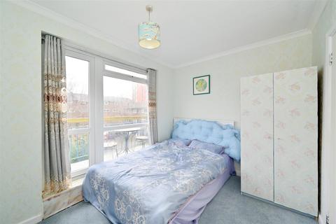50 Capstan Square, London, E14 3EU