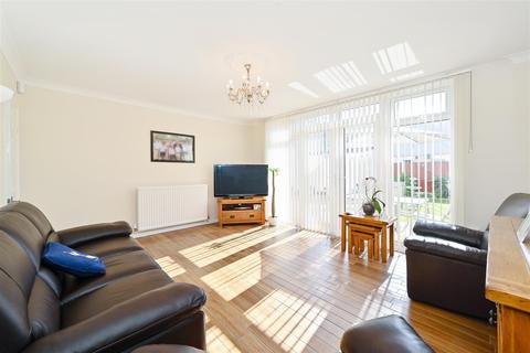 18 Alpha Grove, London, E14 8LH