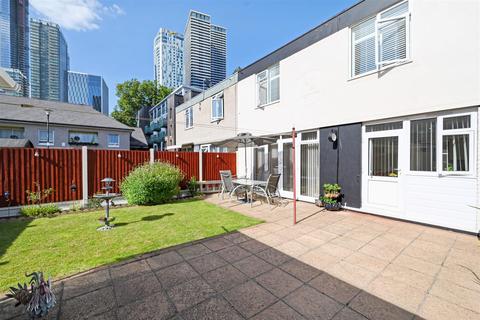 18 Alpha Grove, London, E14 8LH