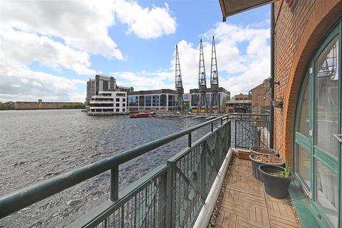 Flat 2, 13 Pepper Street, London, E14 9RB