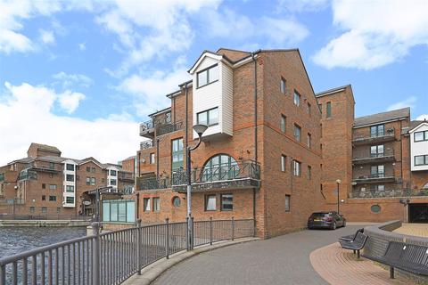 Flat 2, 13 Pepper Street, London, E14 9RB