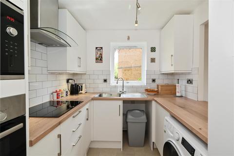 1 Falcon Way, London, E14 9UP
