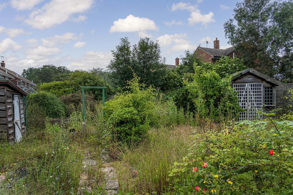 Seymour Avenue, Whitstable 3 bed detached house £450,000