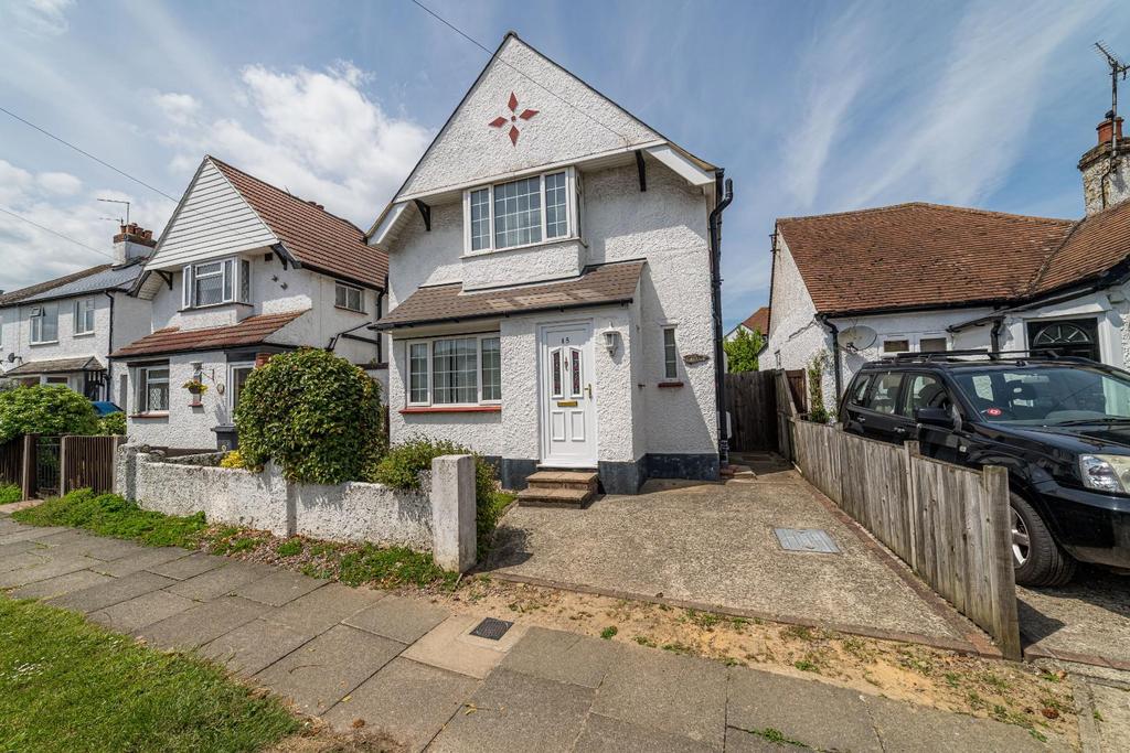 Pier Avenue, Herne Bay 3 bed detached house £360,000