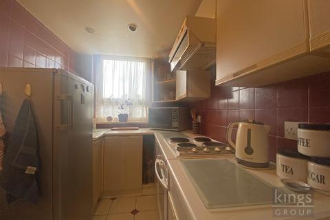 Flat 31, Gainsborough House Ayley Croft, Enfield, EN1 1XY