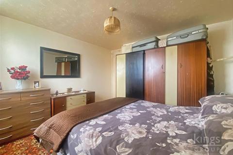 Flat 31, Gainsborough House Ayley Croft, Enfield, EN1 1XY
